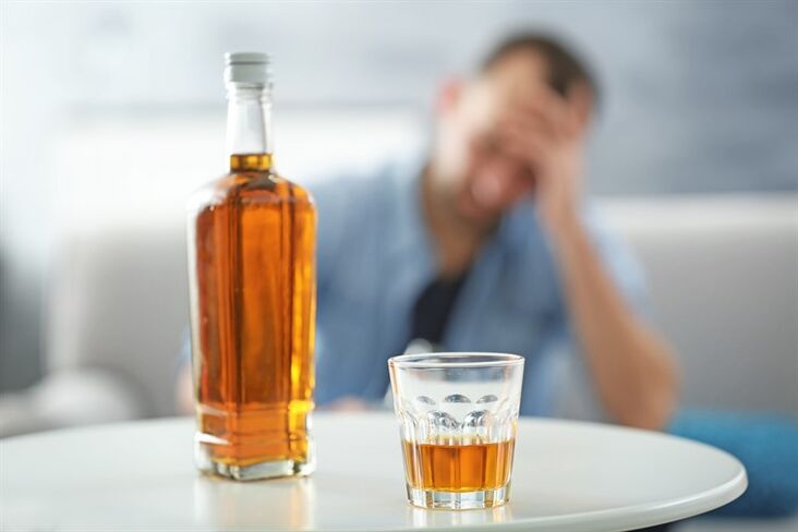 Picie alkoholu negatywnie wpływa na erekcję mężczyzny