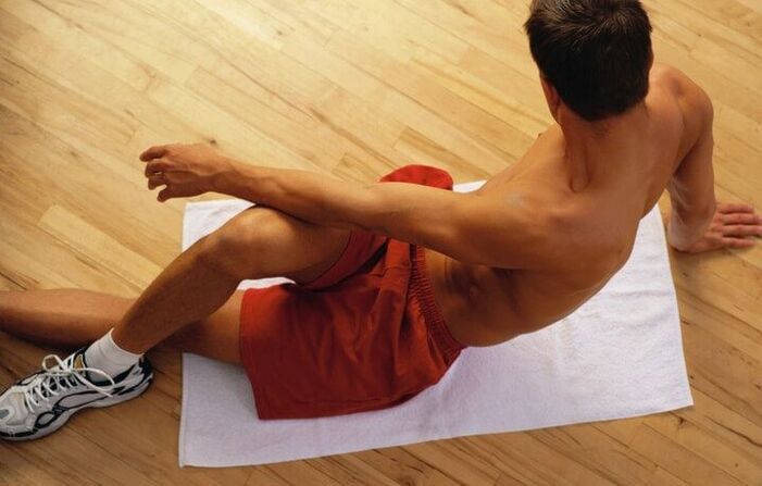 Regularne ćwiczenia pomogą zwiększyć męską siłę. 